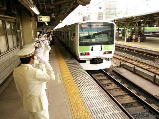 Illustration for article titled Getting Married on a Tokyo Train Isn't Exactly Romantic
